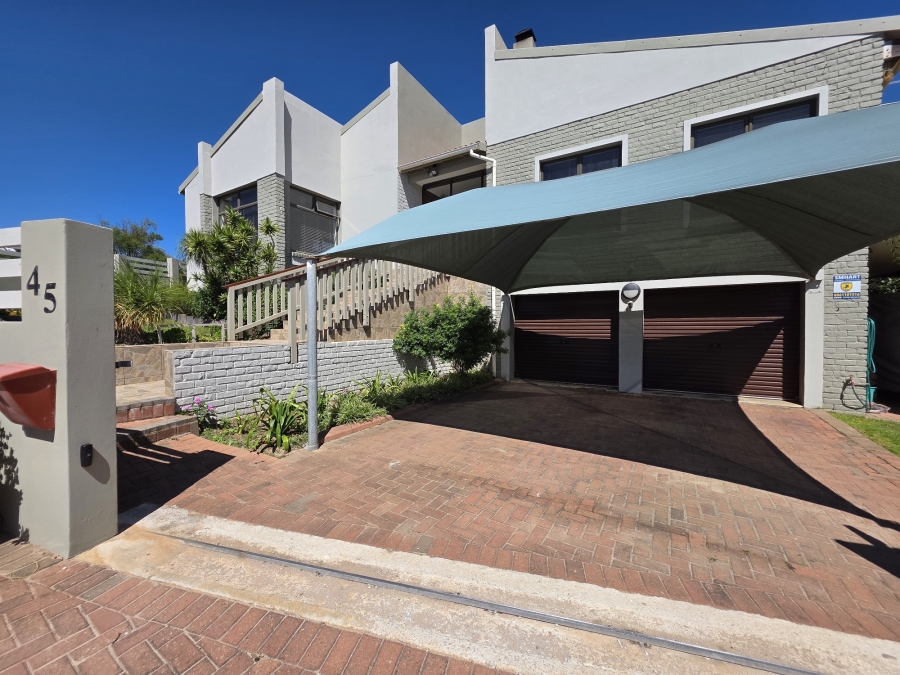 3 Bedroom Property for Sale in Wavecrest Eastern Cape